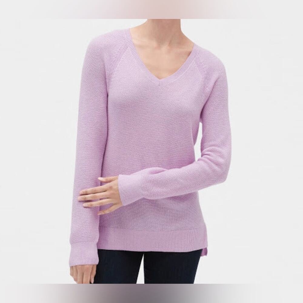 Gap True Soft Women’s V-Neck Knit Sweater in Lilac - Size Small